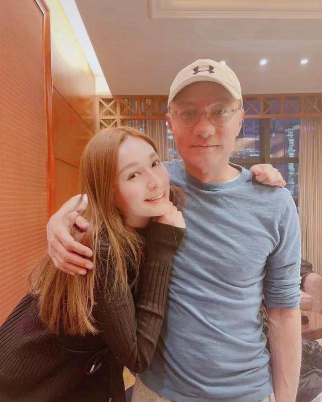 父親節|明星爸爸大公開 姚焯菲富爸爸大有來頭Edan爸爸竟同羅家英撞樣 父親節|明星爸爸大公開 姚焯菲富爸爸大有來頭Edan爸爸竟同羅家英撞樣