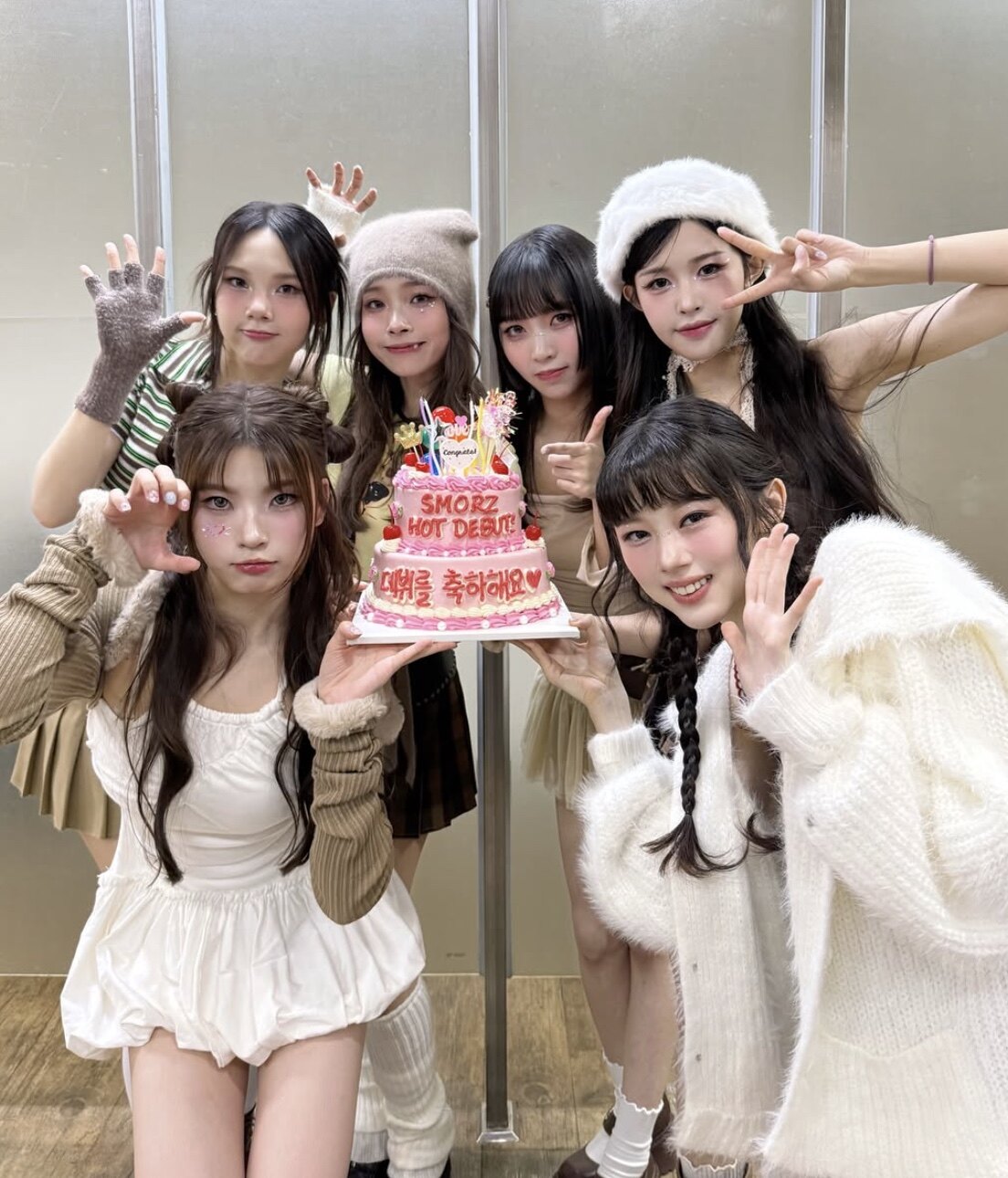 SMORZ香港女團介紹｜6位人氣成員IG起底：韓國出道、MV《I Want You To》破40萬點擊！