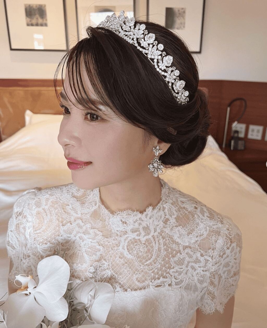新娘髮型推薦｜20+日韓範本：公主頭、馬尾等圓臉也適合｜附配襯頭紗及皇冠頭飾貼士