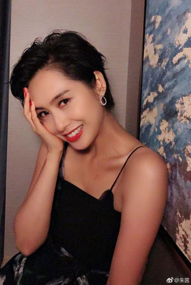 網民嚴選90年代香港最美女明星｜朱茵、邱淑貞零修圖舊照驚艷 私房凍齡保養術公開