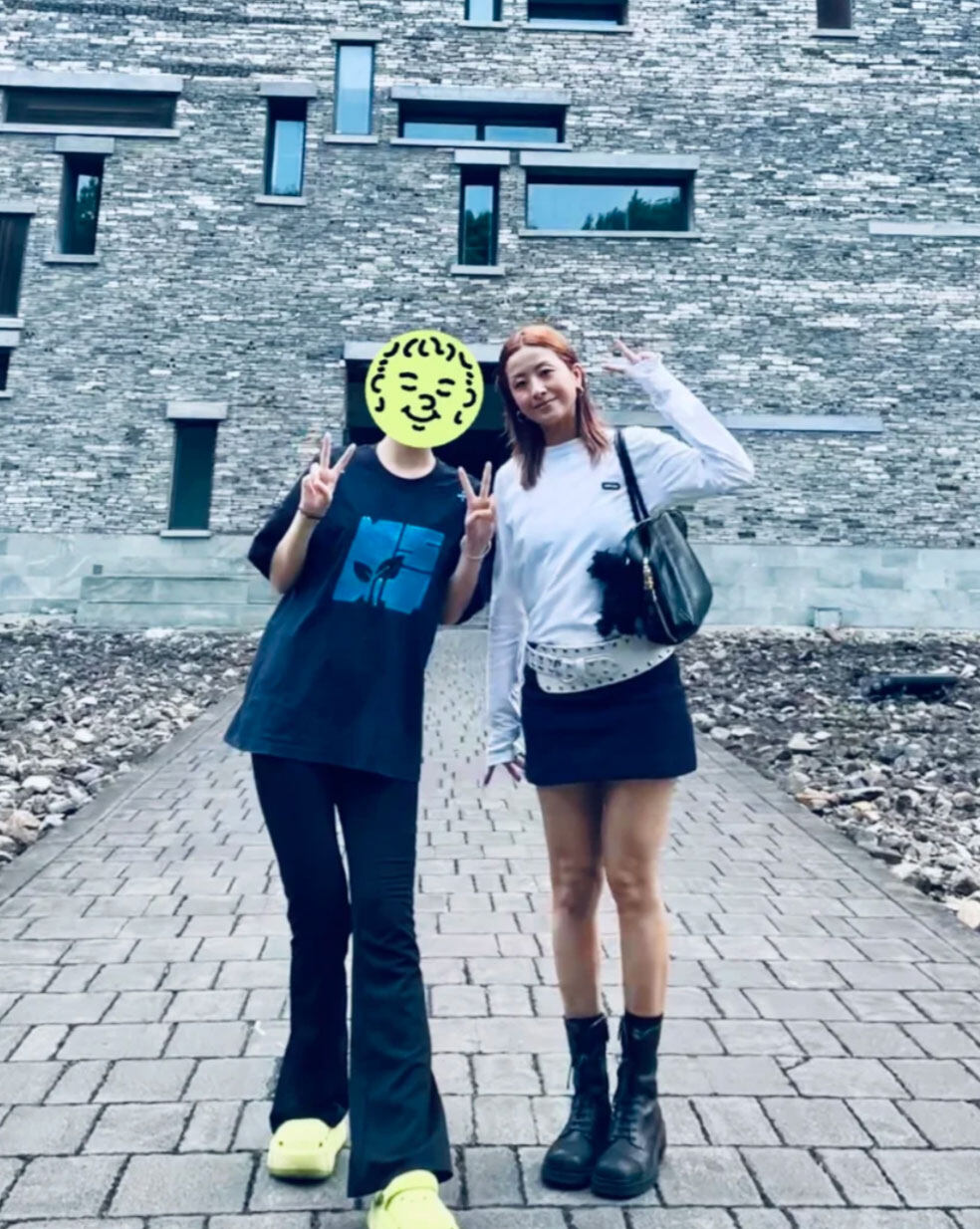 徐濠縈近照回春外貌滲出少女味|50歲狀態更勝從前!抗老凍齡靠極簡保養? 徐濠縈近照回春外貌滲出少女味|50歲狀態更勝從前!抗老凍齡靠極簡保養?