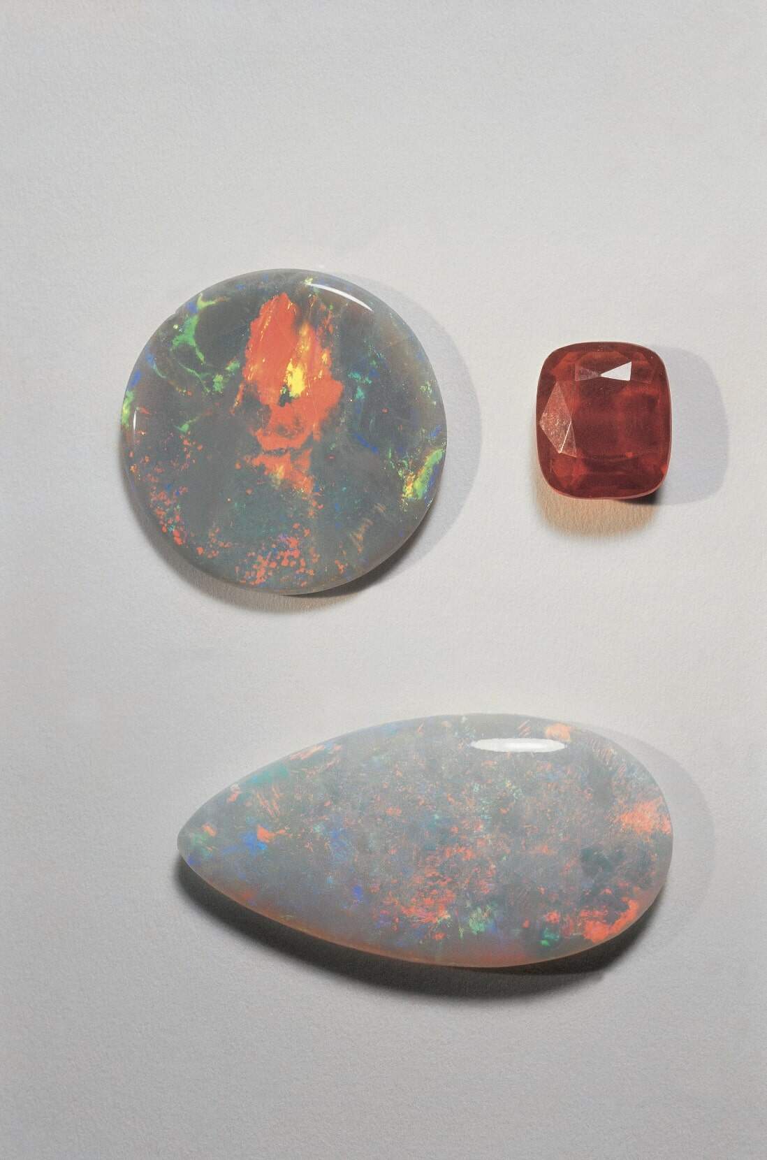 誕生石是什麼？一文看清12個月誕生石💎找出專屬自己的能量寶石＋幸運飾品推介