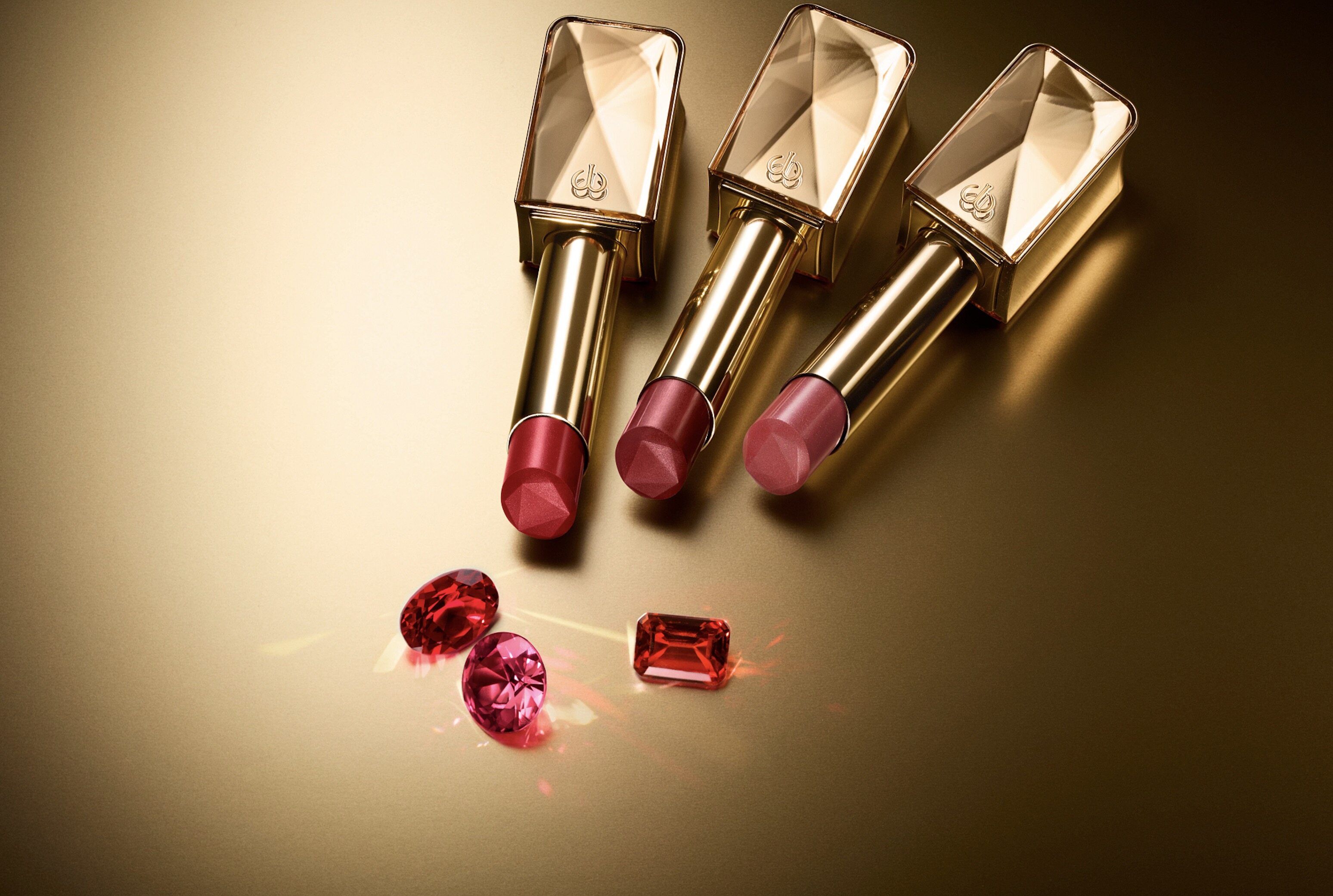 打造大熱鑽石妝｜Clé de Peau Beauté 推出全新臻緻鎏金唇膏，6款超美色調勾畫晶瑩剔透「鑽石級嘴唇」！