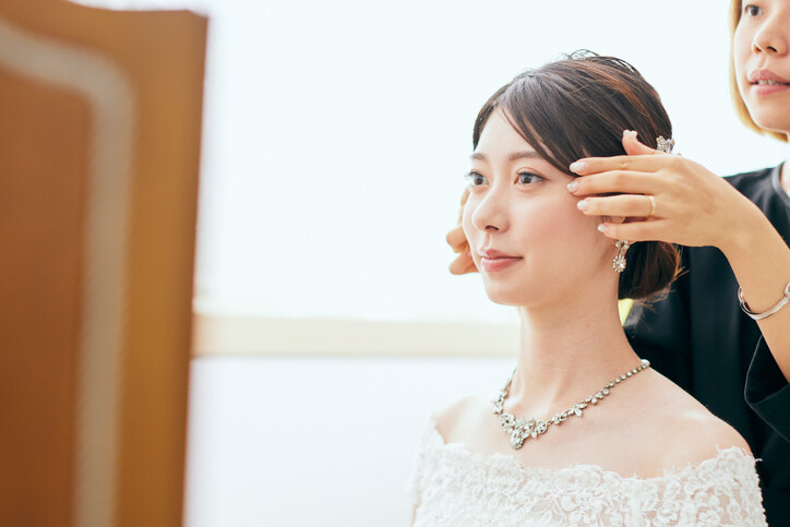 新娘髮型推薦｜20+日韓範本：公主頭、馬尾等圓臉也適合｜附配襯頭紗及皇冠頭飾貼士