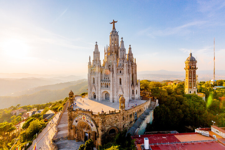 巴塞隆拿景點好去處推薦🇪🇸西班牙自遊行打卡攻略：高弟建築觀光＋美食＋住宿＋手信