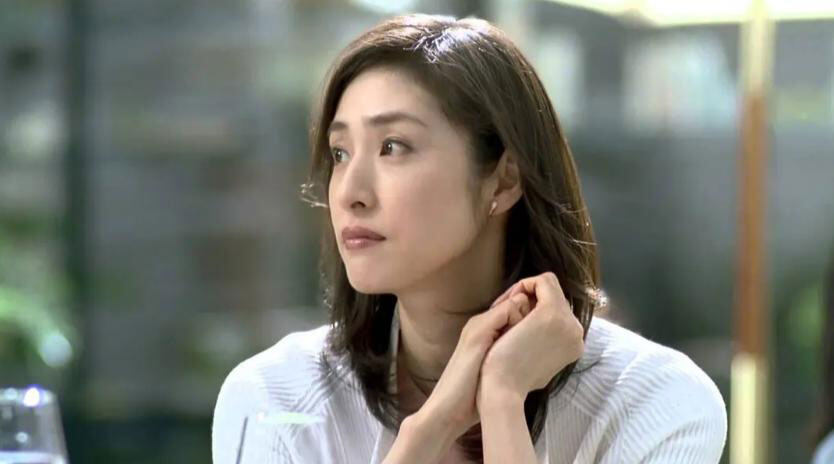 50+美魔女|日劇女王天海祐希熟齡保養全在細節 注重咀嚼習慣、刷牙踮腳 50+美魔女|日劇女王天海祐希熟齡保養全在細節 注重咀嚼習慣、刷牙踮腳