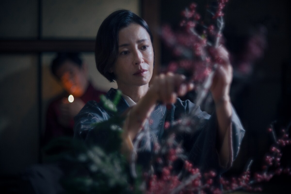 宮澤理惠｜日劇《宛如阿修羅》擔正做女主艷麗復出 凍齡神顏全靠以油養膚 傳奇人生故事誇張過拍劇