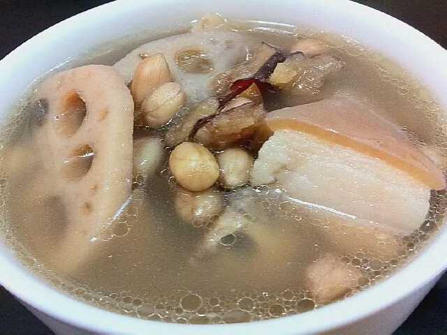 粉葛湯食譜推薦:粉葛蓮藕章魚湯 粉葛湯食譜推薦:粉葛蓮藕章魚湯