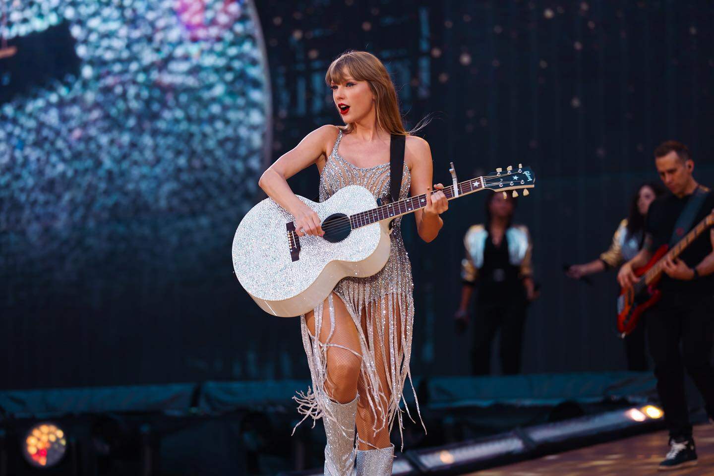 Taylor Swift巡唱勁賺豪派獎金!回顧美國天后7個暖心善舉:買屋送大肚粉絲、捐款助弱 Taylor Swift巡唱勁賺豪派獎金!回顧美國天后7個暖心善舉:買屋送大肚粉絲、捐款助弱