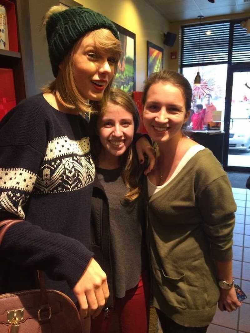 Taylor Swift巡唱勁賺豪派獎金!回顧美國天后7個暖心善舉:買屋送大肚粉絲、捐款助弱 Taylor Swift巡唱勁賺豪派獎金!回顧美國天后7個暖心善舉:買屋送大肚粉絲、捐款助弱