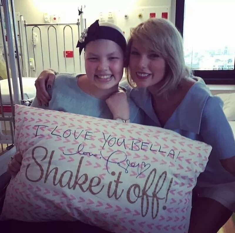 Taylor Swift巡唱勁賺豪派獎金!回顧美國天后7個暖心善舉:買屋送大肚粉絲、捐款助弱 Taylor Swift巡唱勁賺豪派獎金!回顧美國天后7個暖心善舉:買屋送大肚粉絲、捐款助弱