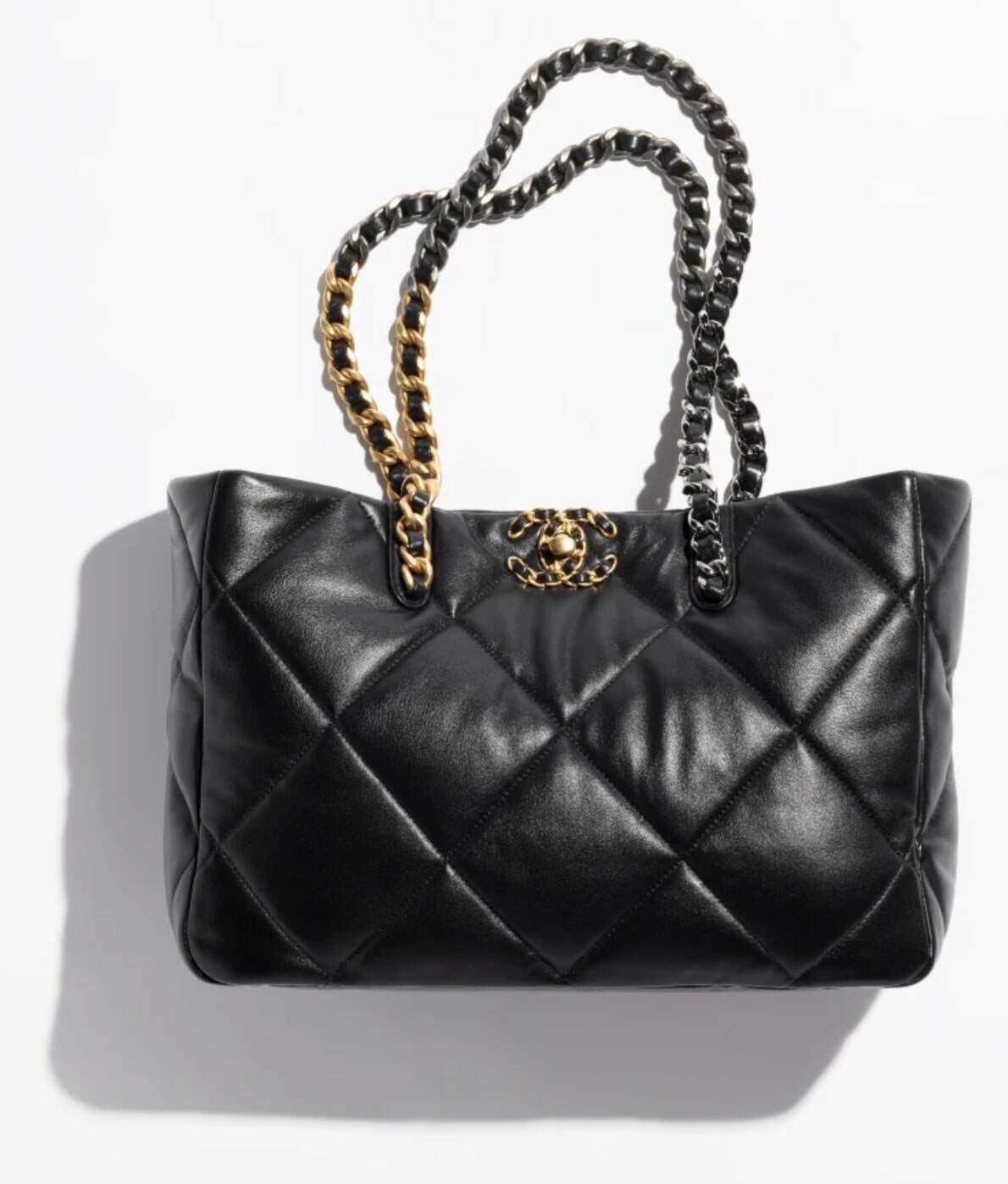 Chanel手袋｜新款手袋大檢閱：全新迷你Chanel 22、Classic款、Chanel 19全都令人心動！