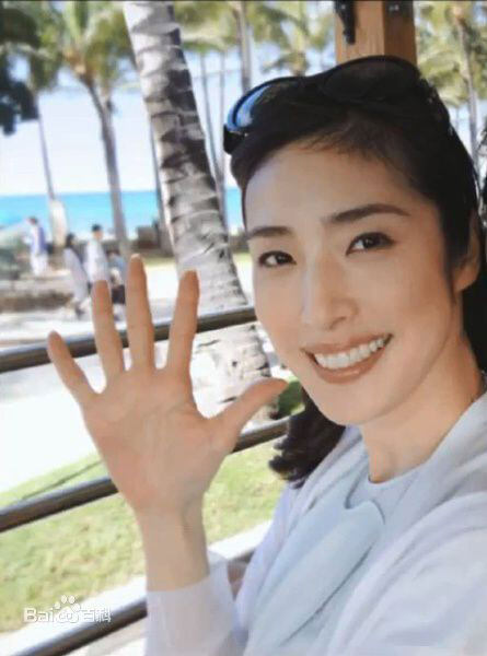 50+美魔女|日劇女王天海祐希熟齡保養全在細節 注重咀嚼習慣、刷牙踮腳 50+美魔女|日劇女王天海祐希熟齡保養全在細節 注重咀嚼習慣、刷牙踮腳