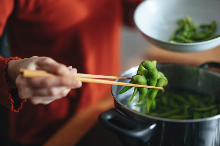 枝豆營養功效解析|卡路里/蛋白質/好處了解:附居酒屋日式枝豆食譜 枝豆營養功效解析|卡路里/蛋白質/好處了解:附居酒屋日式枝豆食譜