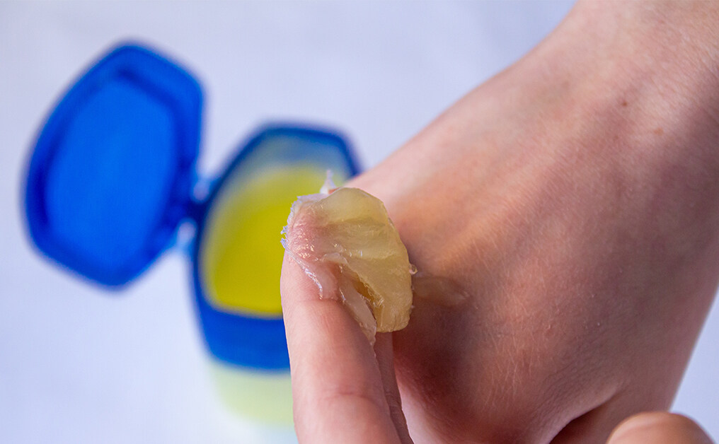 皮膚乾燥痕癢脫皮怎麼辦？10個保濕方法急救乾裂缺水肌｜解構皮膚乾原因