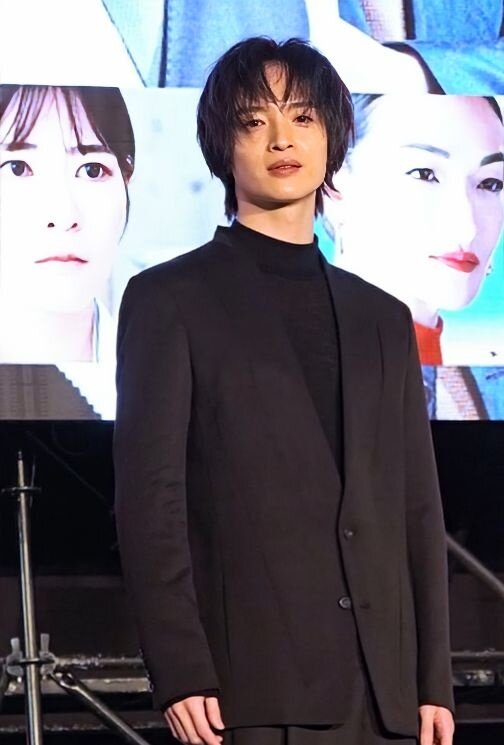 狼尾頭造型 x 微捲中長髮