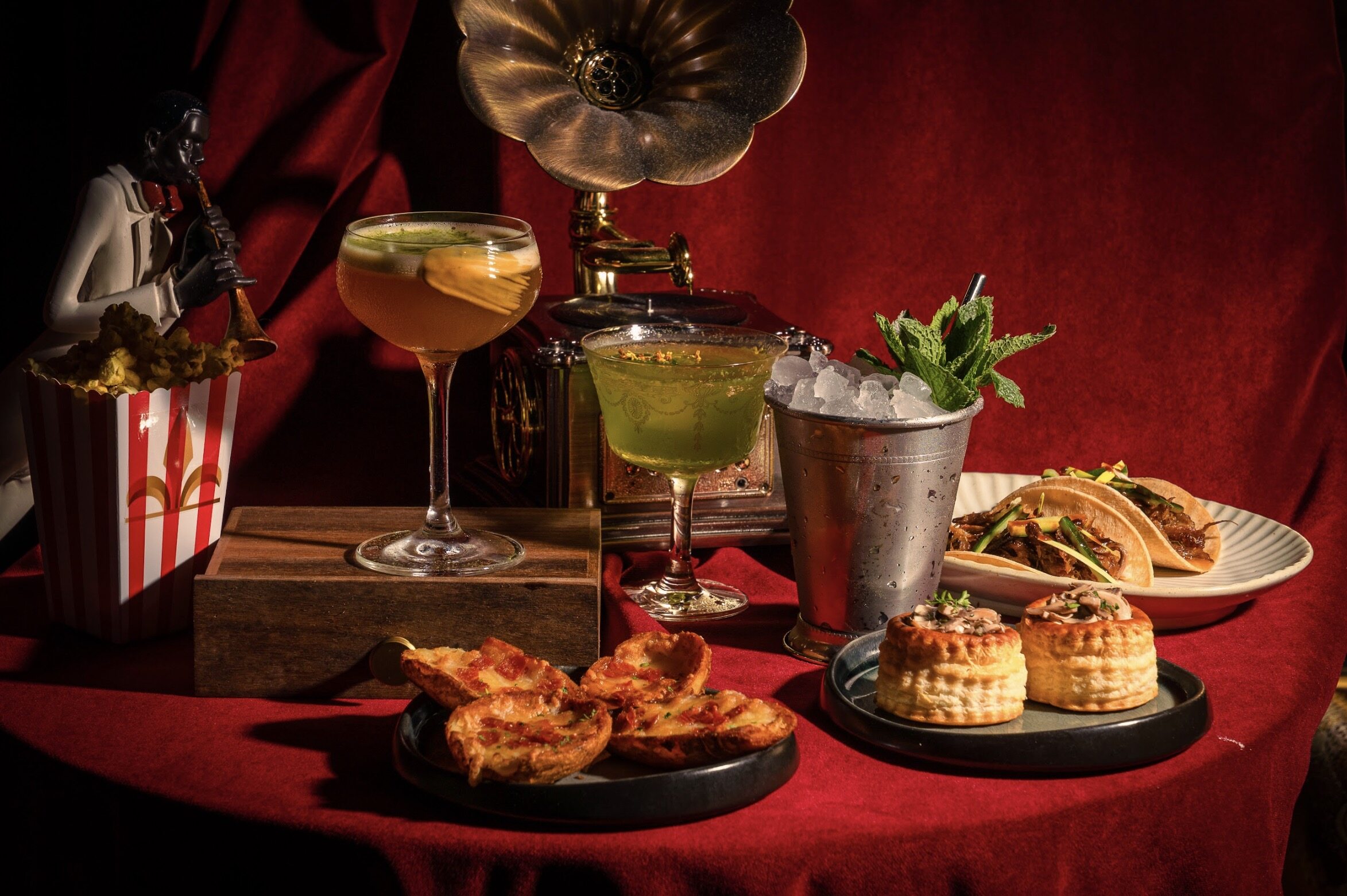 酒吧推介｜20間香港Happy Hour飲酒好去處：Speakeasy隱藏吧、70年代華麗復古風、發光波波池
