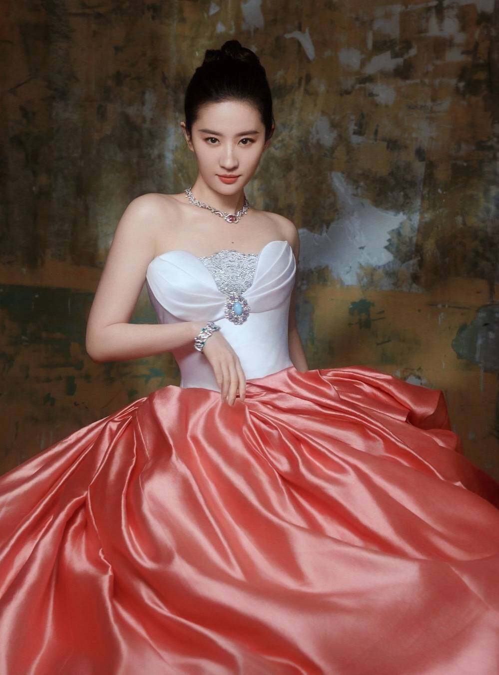 劉亦菲《玫瑰的故事》再爆紅!「5天輕斷食減肥法」熱爆小紅書 「仙女姐姐」靠飲食調節打造勻稱體態 劉亦菲《玫瑰的故事》再爆紅!「5天輕斷食減肥法」熱爆小紅書 「仙女姐姐」靠飲食調節打造勻稱體態