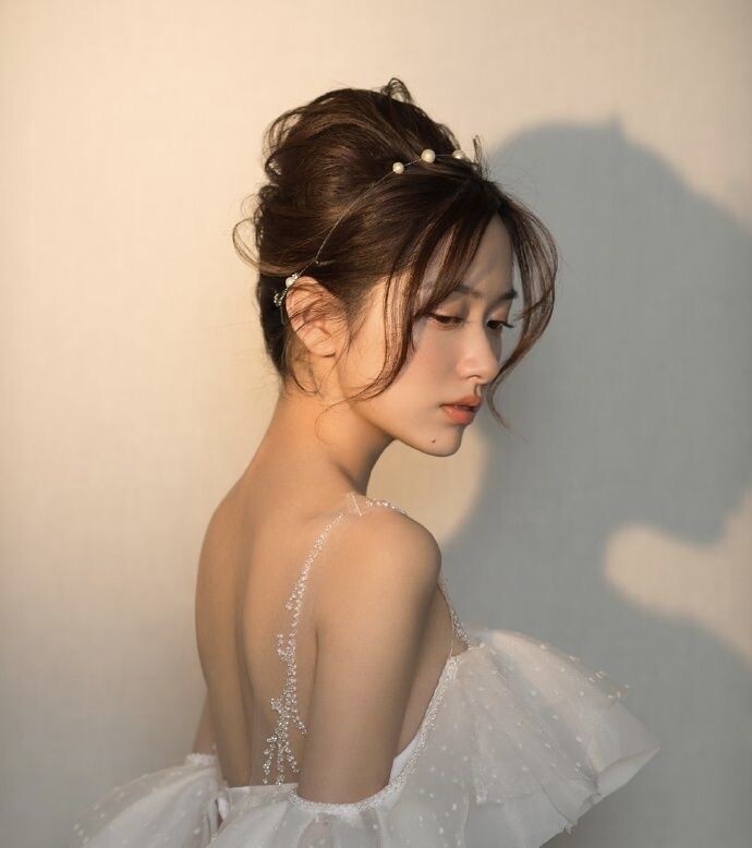 新娘髮型推薦｜20+日韓範本：公主頭、馬尾等圓臉也適合｜附配襯頭紗及皇冠頭飾貼士
