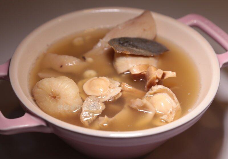 燉湯食譜：鮑魚螺頭燉鮮雞湯