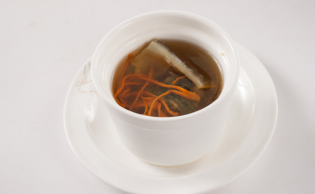 印度椰子湯食譜：印度椰子蟲草花湯