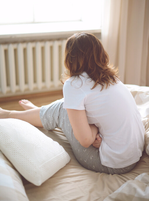 月經排不乾淨原因｜量少下腹痛都是症狀｜3個子宮排毒瑜伽動作＋養宮食療食譜