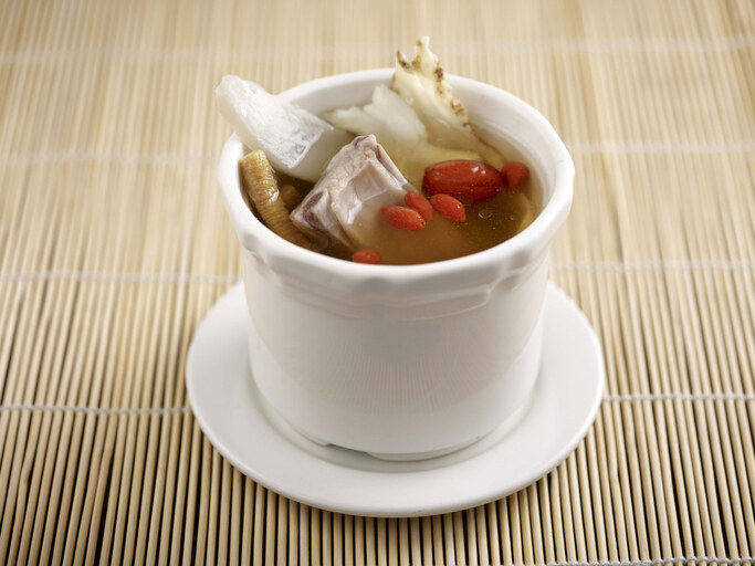 一人燉湯食譜｜10款秋冬滋補湯水推薦｜精緻女生必收藏養顏燉湯天書