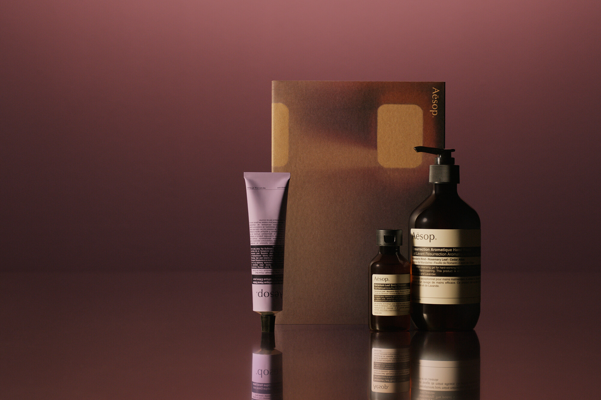 聖誕套裝2024|20+限定護膚品、化妝、香水禮盒必買set裝 Diptyque、Fresh、Aesop等總覽(持續更新) 聖誕套裝2024|20+限定護膚品、化妝、香水禮盒必買set裝 Diptyque、Fresh、Aesop等總覽(持續更新)