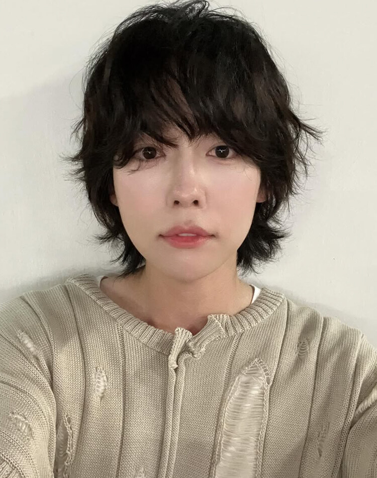 男士中長髮型推薦：蓬鬆捲髮