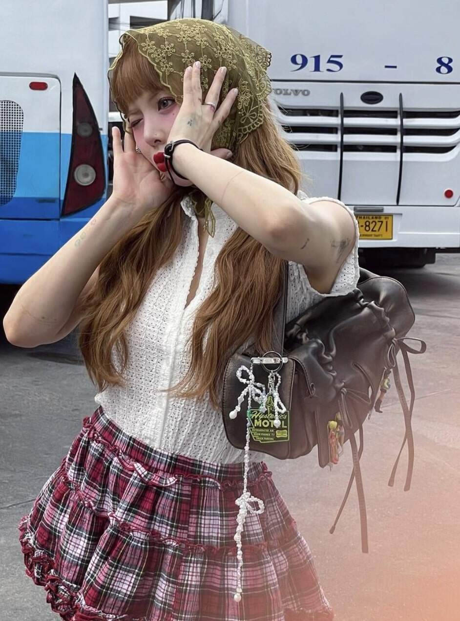 Bag Charms潮流|將吊飾掛滿手袋打造個人風格,編輯推介混搭靈感及10款時尚可愛吊飾 Bag Charms潮流|將吊飾掛滿手袋打造個人風格,編輯推介混搭靈感及10款時尚可愛吊飾
