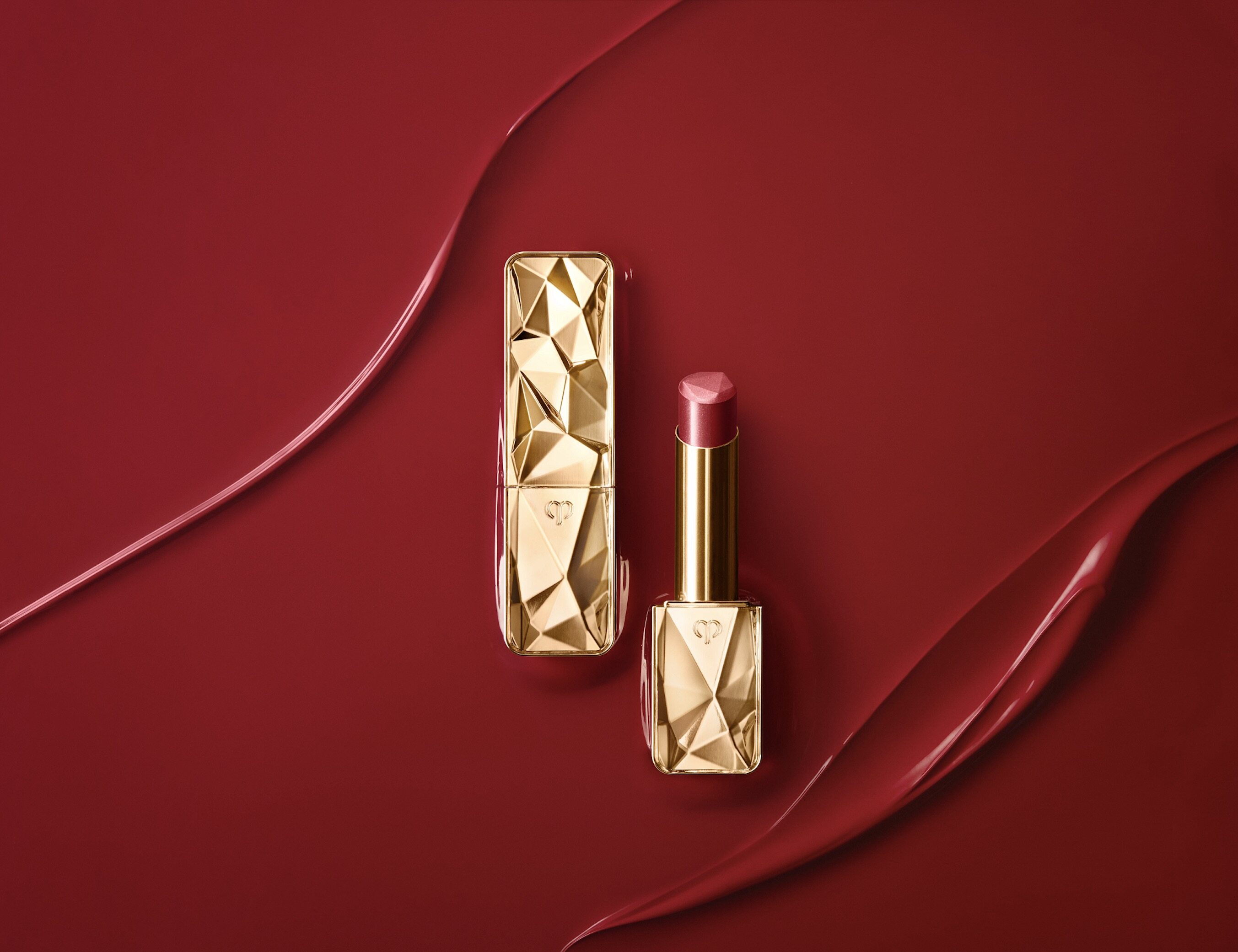 打造大熱鑽石妝｜Clé de Peau Beauté 推出全新 The Precious Lipstick 臻緻鎏金唇膏，6款超美色調勾畫晶瑩剔透「鑽石級嘴唇」！