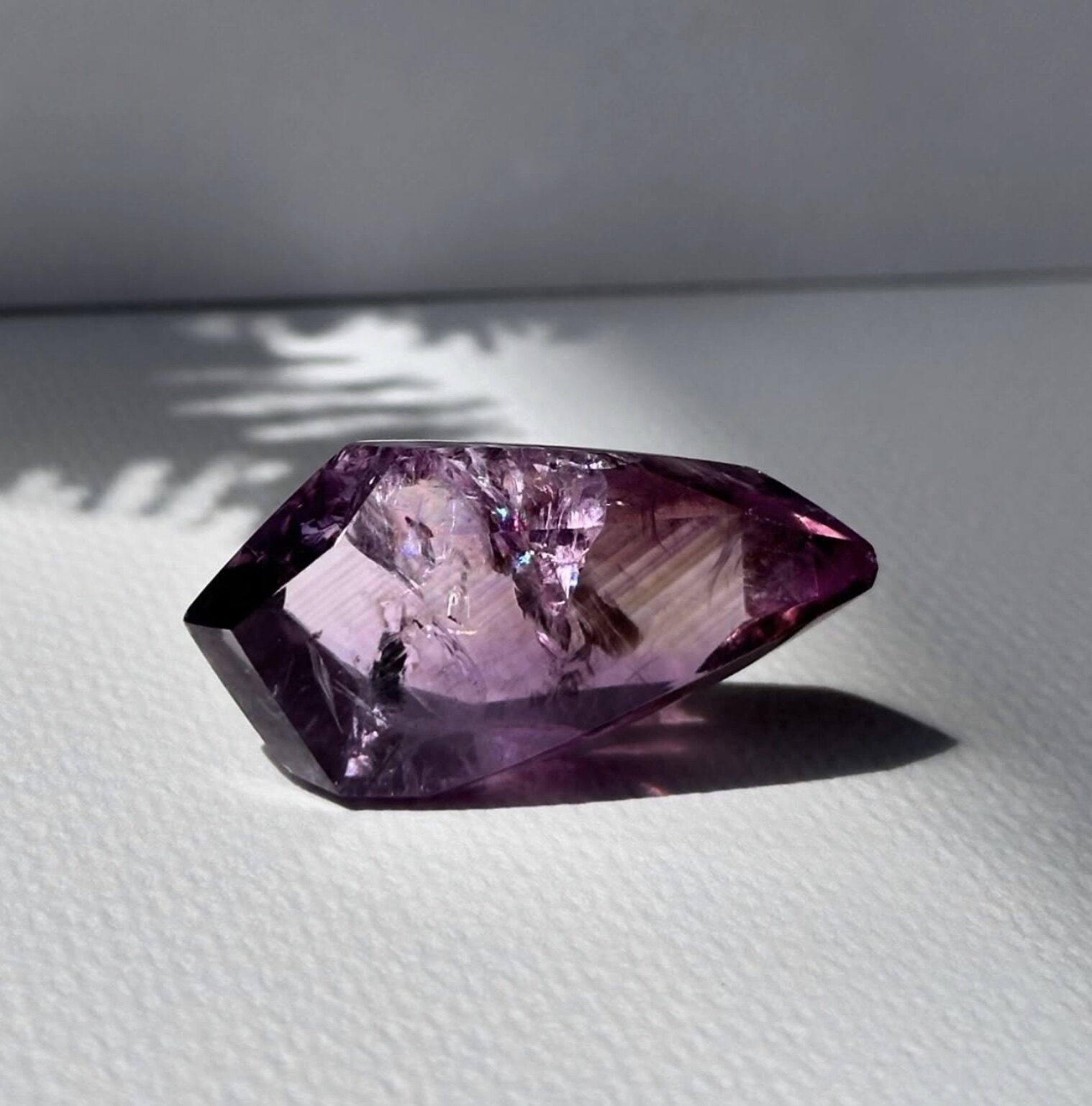紫水晶｜二月份的誕生石 💜 有助鎮定安神、靈性與智慧並存的夢幻「智慧之石」！