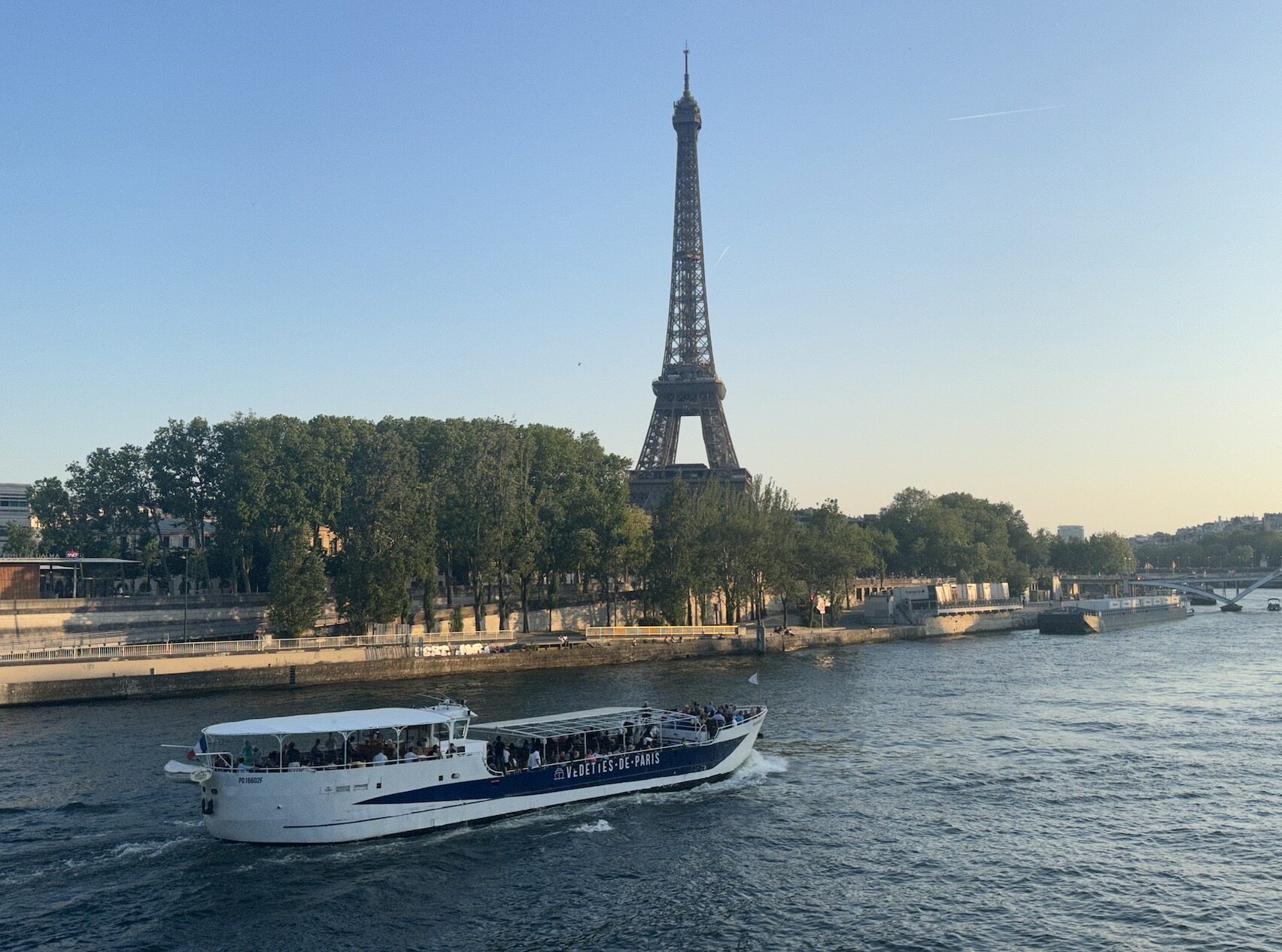 巴黎旅行景點推薦🇫🇷法國旅遊打卡必去：浪漫酒店/鐵塔觀賞點/博物館/餐廳/二手店