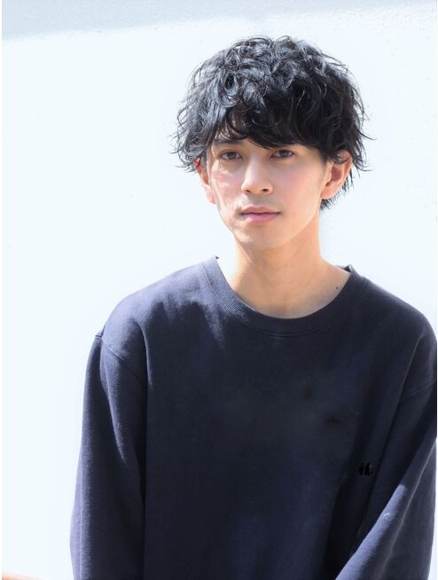 日系男士髮型推薦｜25+款參考圖：微捲中長髮、慵懶感燙髮，有型又易整理！