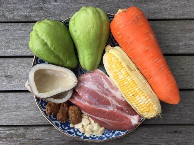 印度椰子湯食譜：印度椰子合掌瓜栗子湯