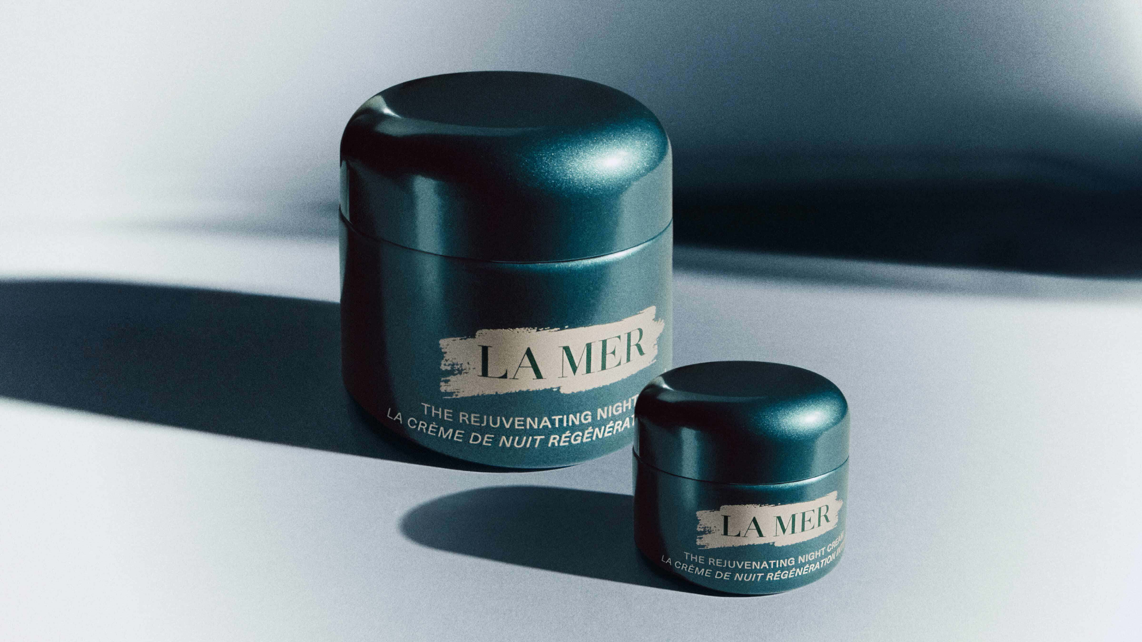 最強晚間修護組合！La Mer 肌底修護液 X 全新精華修復晚霜 Miracle Broth™活膚精華一夜改善8大歲月痕跡 一抹一塗2步還原細滑嫩肌！