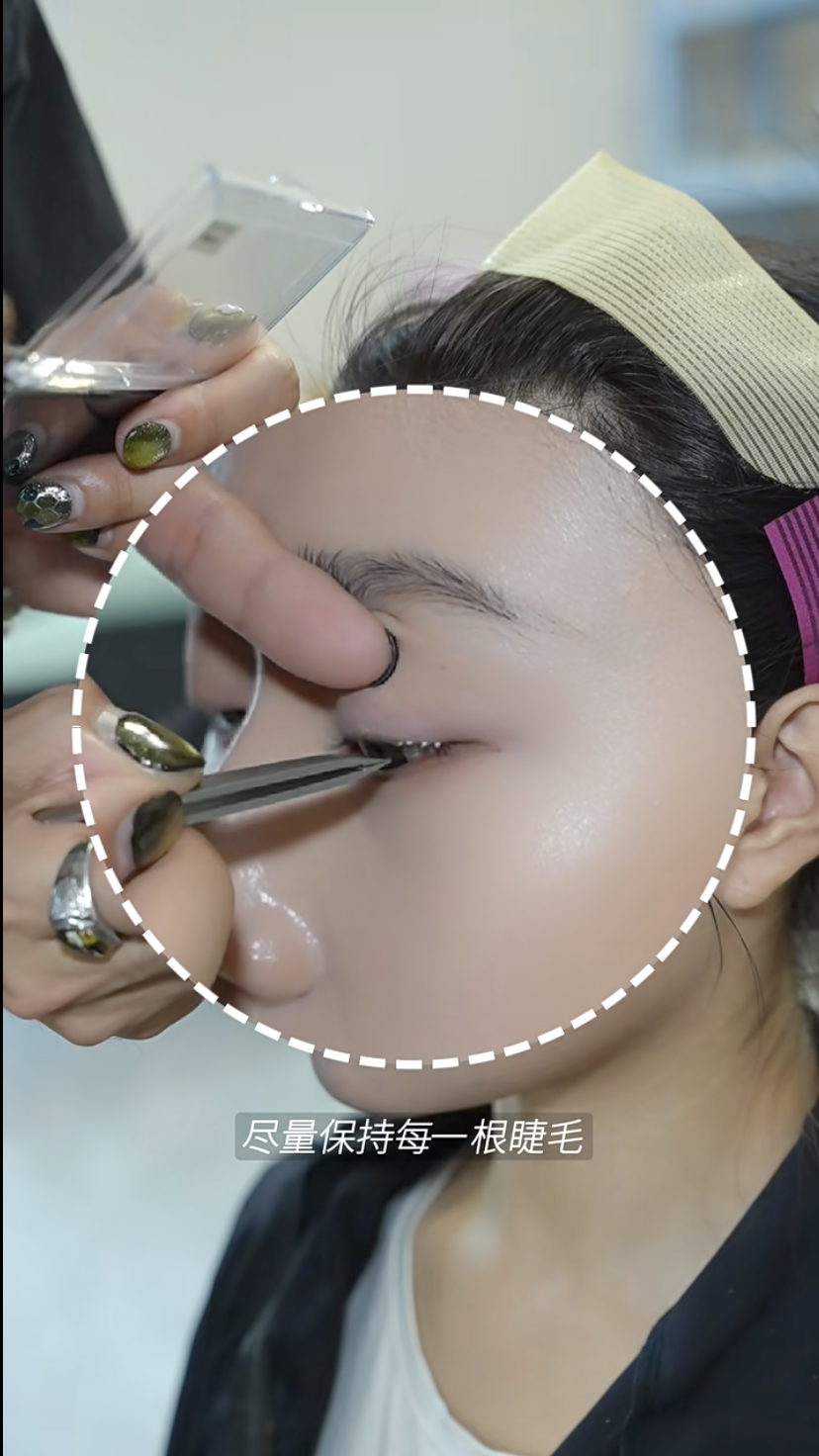 《難哄》女主角章若楠變美之路|造型師剖析劇中破碎感初戀妝容:精粹就在XX,畫出氛圍感滿滿的細緻度! 《難哄》女主角章若楠變美之路|造型師剖析劇中破碎感初戀妝容:精粹就在XX,畫出氛圍感滿滿的細緻度!