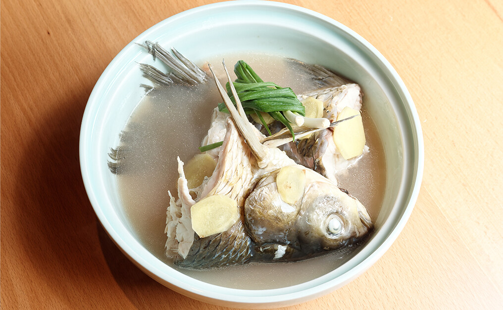 濕氣重食療推薦:粉葛土茯苓鯽魚湯 濕氣重食療推薦:粉葛土茯苓鯽魚湯