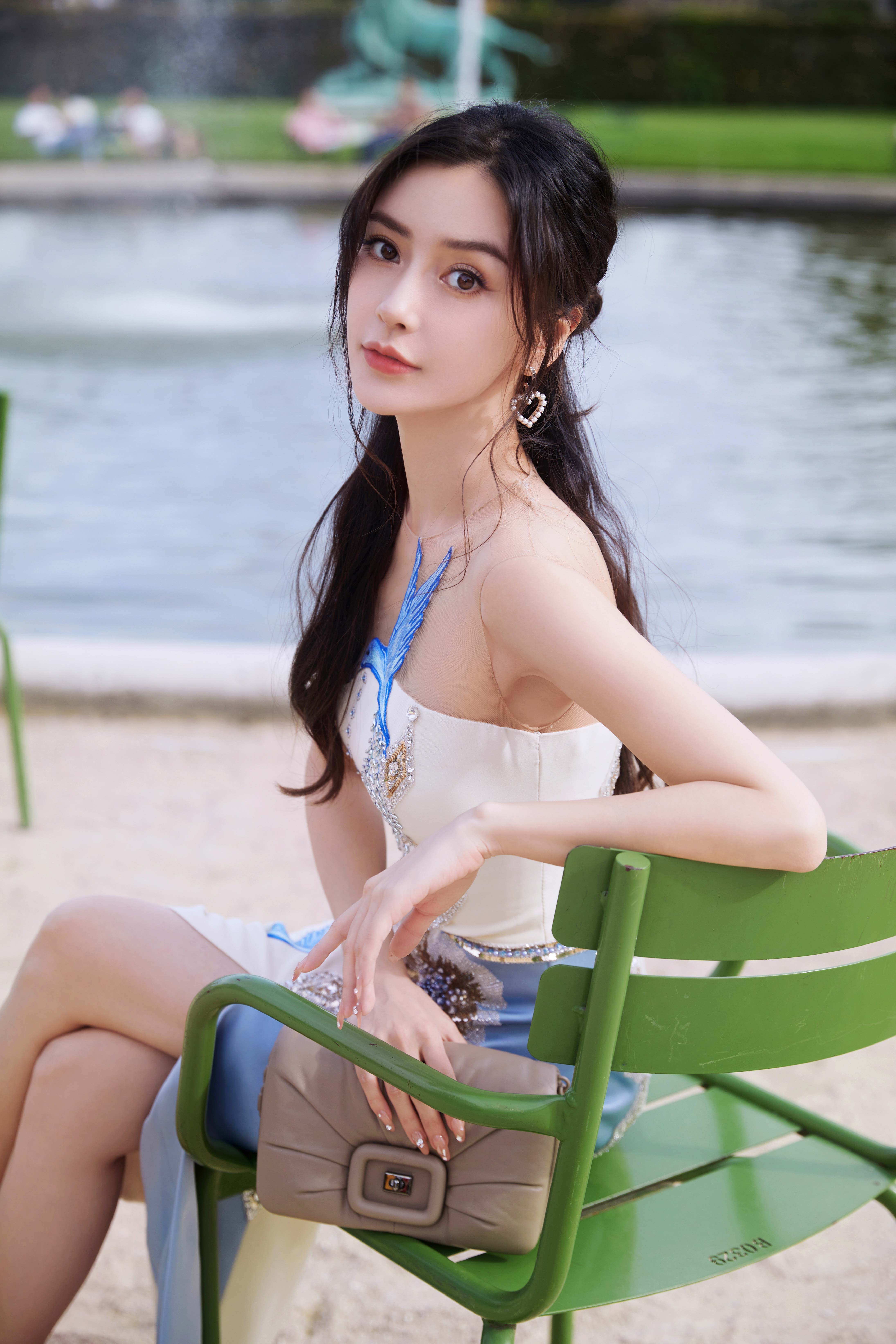 薛凱琪罕見性感造型激發女人味!回顧疑似整容女星樣貌進化史 薛凱琪罕見性感造型激發女人味!回顧疑似整容女星樣貌進化史