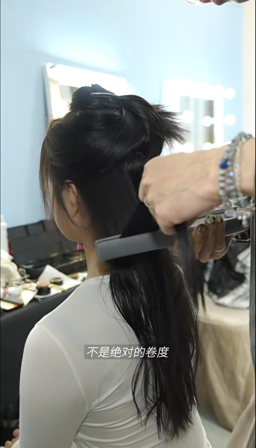 《難哄》女主角章若楠變美之路|造型師剖析劇中破碎感初戀妝容:精粹就在XX,畫出氛圍感滿滿的細緻度! 《難哄》女主角章若楠變美之路|造型師剖析劇中破碎感初戀妝容:精粹就在XX,畫出氛圍感滿滿的細緻度!