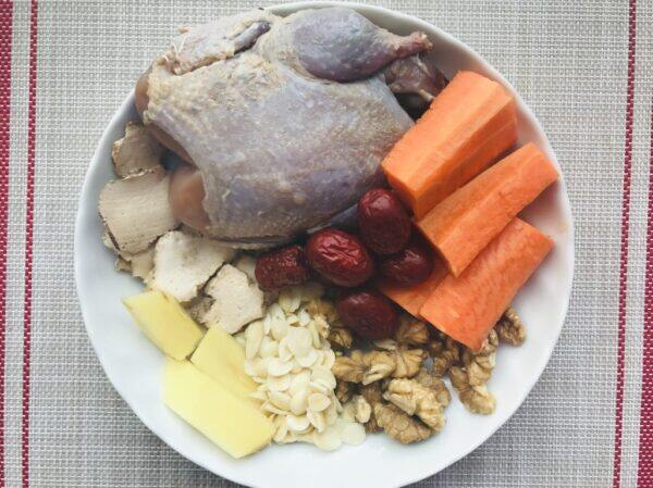 鷓鴣湯食譜推薦：虎乳靈芝鷓鴣湯