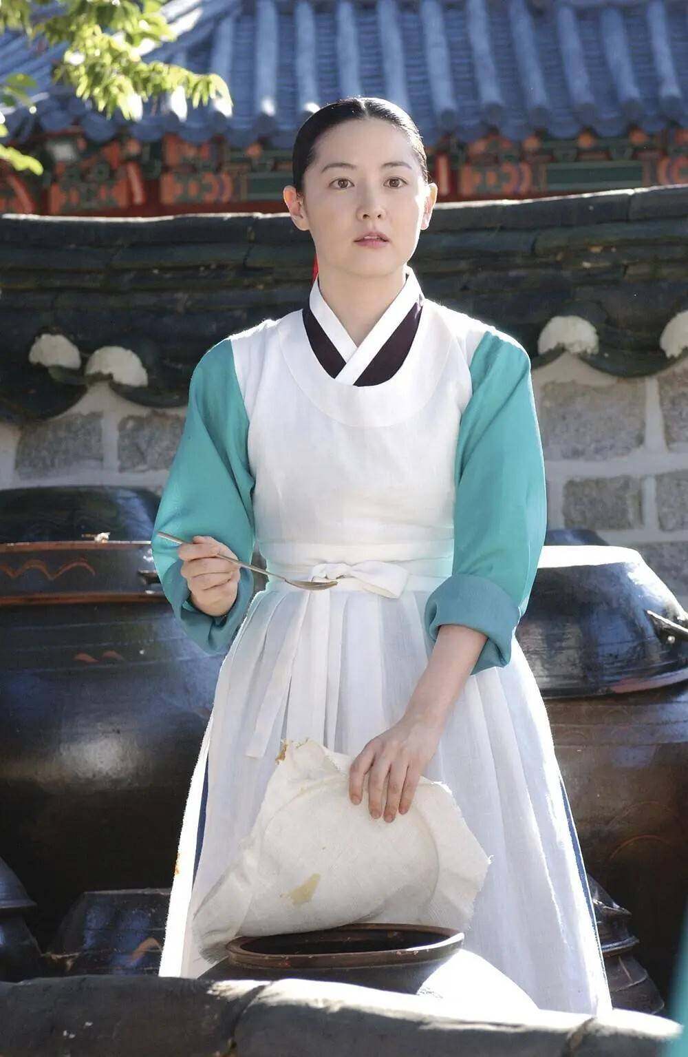 李英愛隔20年演《大長今》續集！6大凍齡秘訣打造防腐美貌：提子減肥法、山茶花籽油護膚