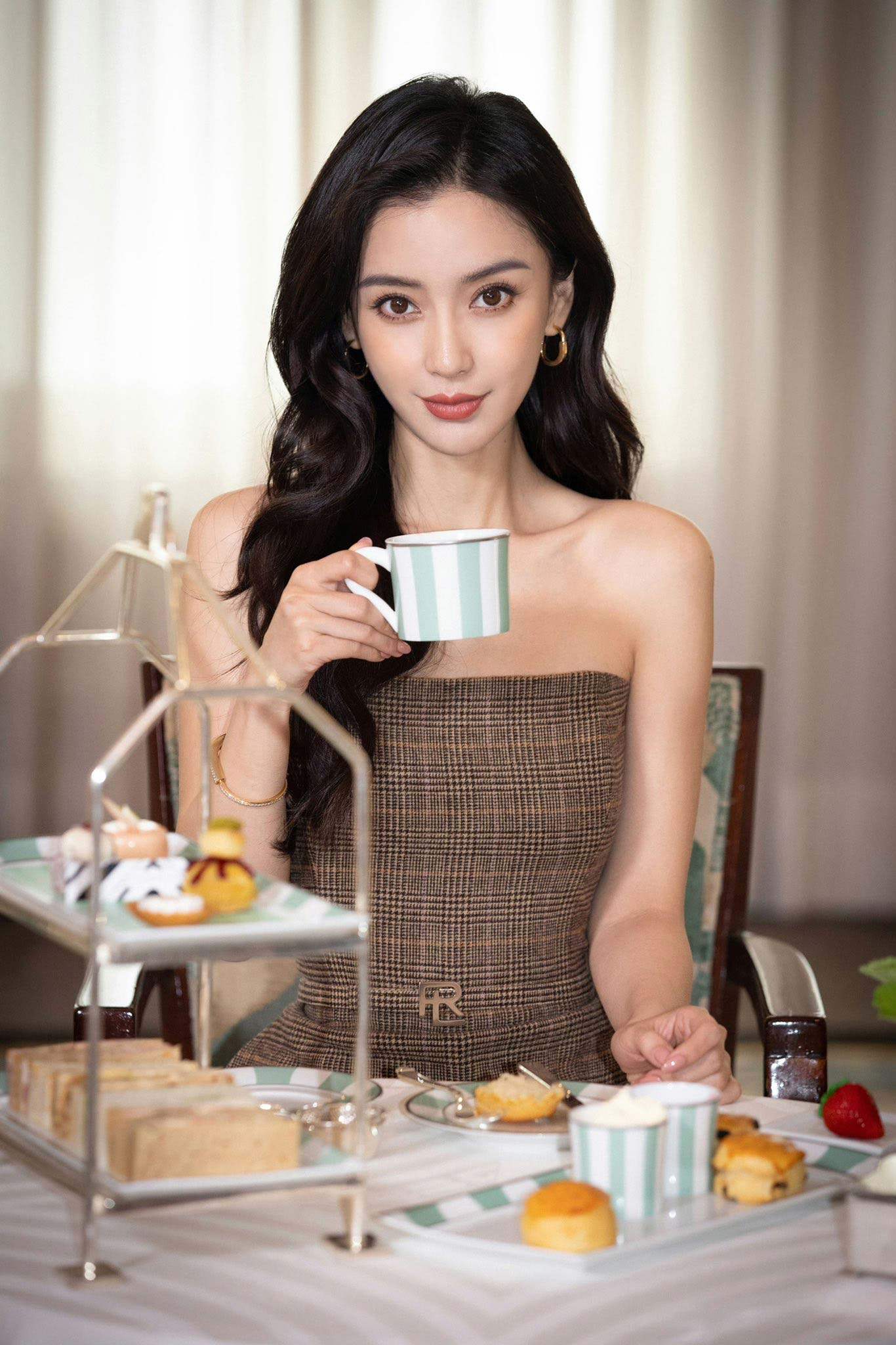 薛凱琪罕見性感造型激發女人味!回顧疑似整容女星樣貌進化史 薛凱琪罕見性感造型激發女人味!回顧疑似整容女星樣貌進化史