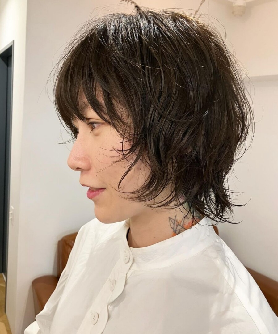 層次剪是圓臉救星！配中長髮及中短髮即時修飾面型｜必跟羽毛剪、狼尾剪等範本
