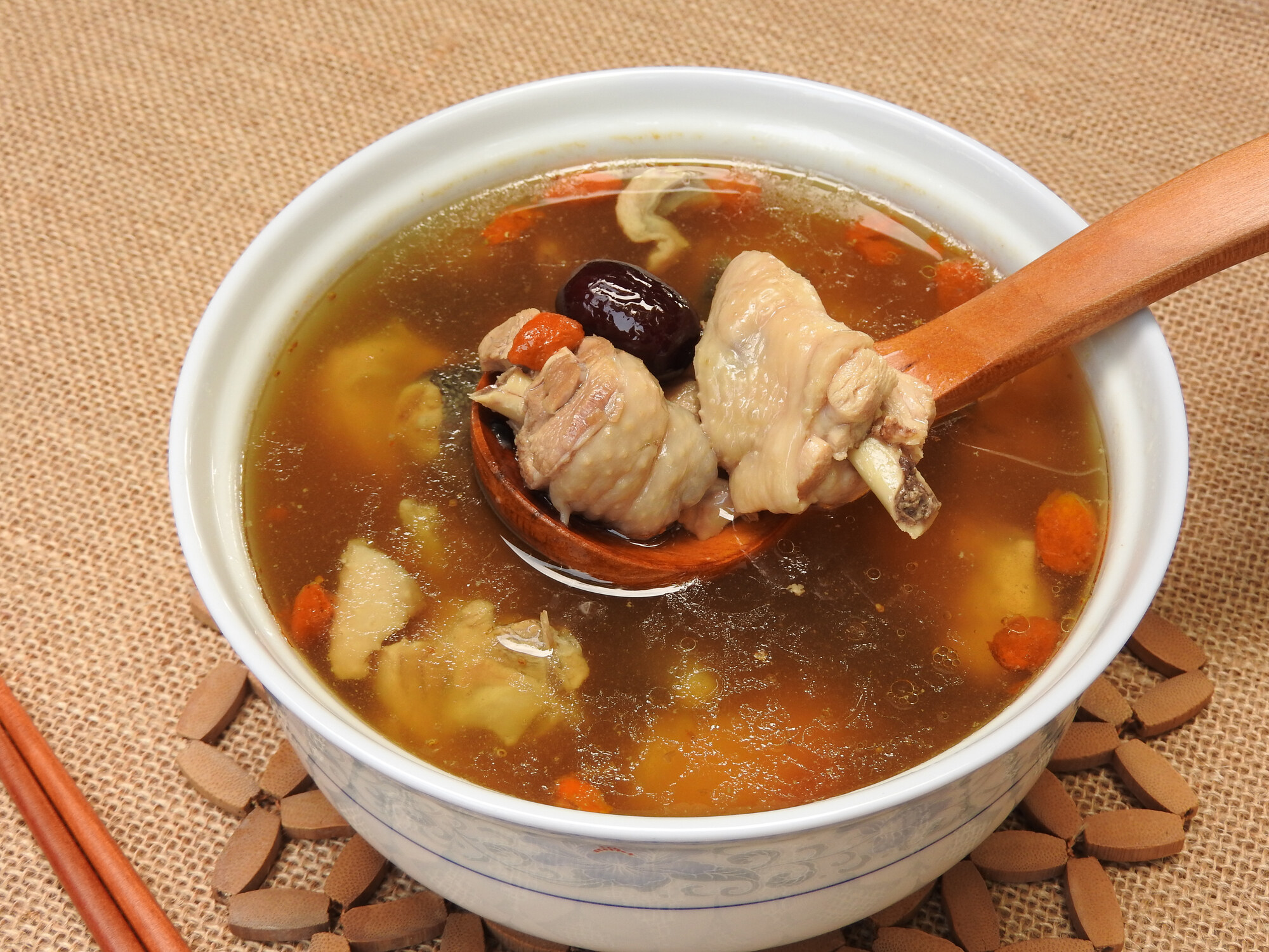 老火湯滋補養生｜增強抵抗力！8款老火湯食譜推介：淮山杞子雞湯/花膠北芪黨參湯