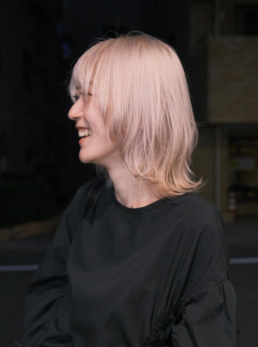層次剪是圓臉救星！配中長髮及中短髮即時修飾面型｜必跟羽毛剪、狼尾剪等範本
