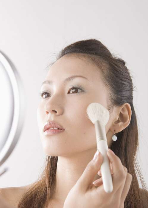 粉餅5大用法｜必學「韓式濕用法」｜碎粉掃、粉撲等配搭上妝打造零粉感底妝