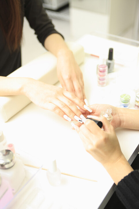 Soft gel vs Hard gel分別在哪？兩者優點缺點比較｜附gel甲後護理方法