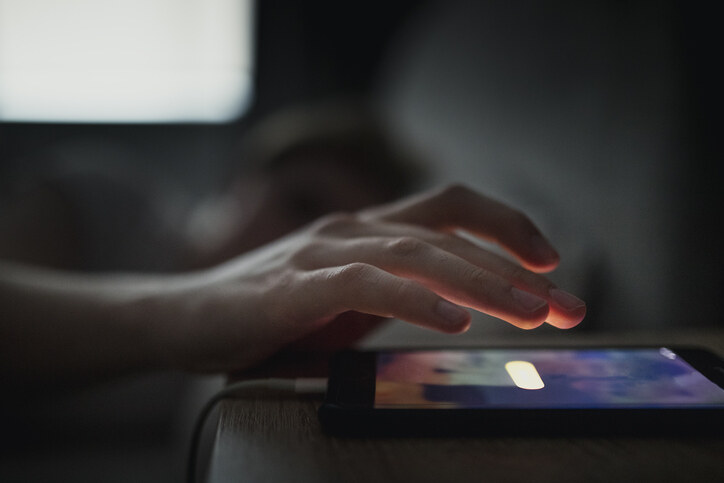 世界睡眠日｜6大Siri實用睡眠功能推介：關閉家人鬧鐘、消除睡眠嘈雜干擾