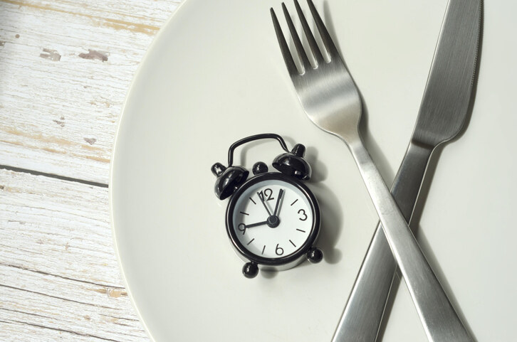 斷食法比較｜5大常見間歇性斷食模式：168/隔天/周斷食/52斷食法哪個更有效？